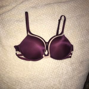 Victoria’s Secret bombshell bra 34B